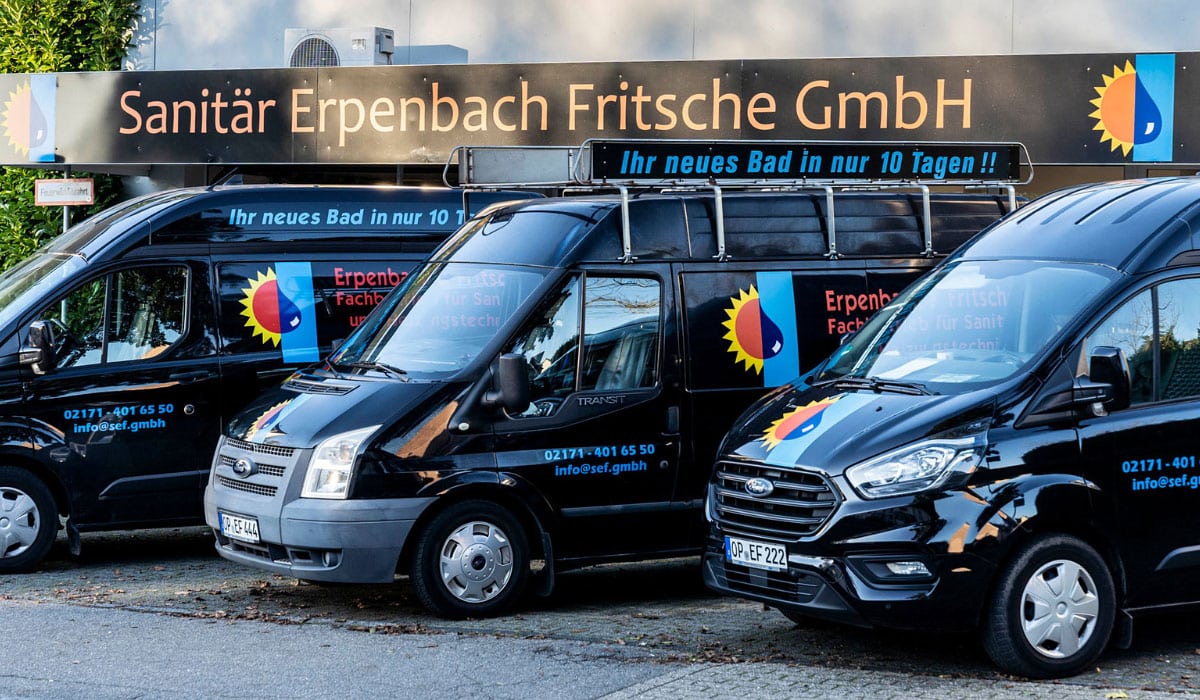 Ladenlokal und Firmenwagen der SEF GmbH, einem Betrieb für Heizung und Sanitär in Leverkusen